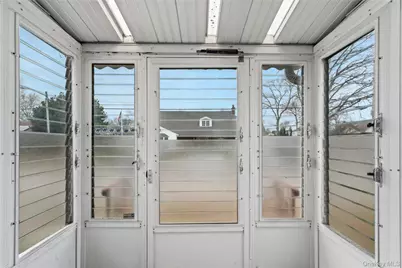 149 Byrd Street, Lindenhurst, NY 11757 - Photo 9