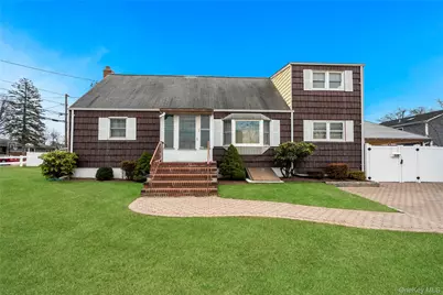 149 Byrd Street, Lindenhurst, NY 11757 - Photo 1