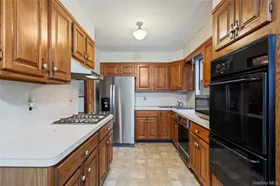 149 Byrd Street, Lindenhurst, NY 11757 - Photo 17