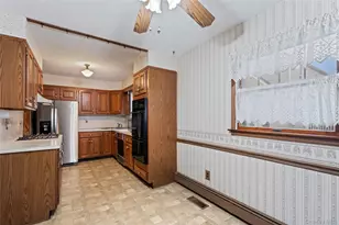 149 Byrd St, Lindenhurst, NY 11757 - Photo 15