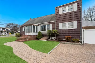 149 Byrd Street, Lindenhurst, NY 11757 - Photo 5