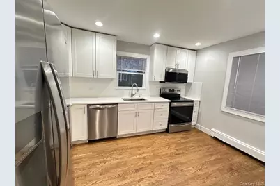 219 Manorhaven Boulevard #1st Fl, Port Washington, NY 11050 - Photo 5