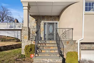 44 Hillwood Pl, Yonkers, NY 10710 - Photo 3