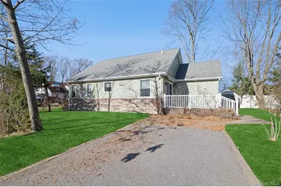 2319 Willow Street, Wantagh, NY 11793 - Photo 21