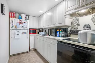 378 MacArthur Blvd, Hauppauge, NY 11788 - Photo 17