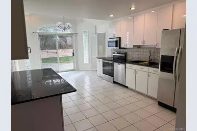 10 The Spur, Syosset, NY 11791 - Photo 7