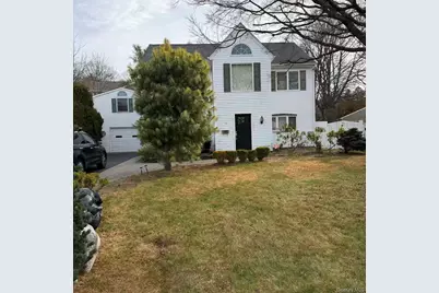 10 The Spur, Syosset, NY 11791 - Photo 19