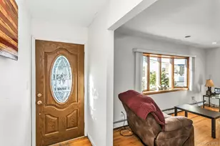 133 Baker Ct, Island Park, NY 11558 - Photo 3