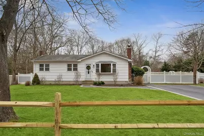 31 Howell Place, Speonk, NY 11972 - Photo 3