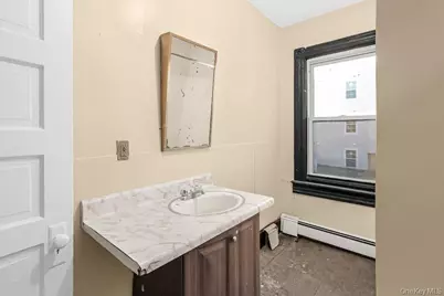 9 Monument Street, Newburgh, NY 12550 - Photo 15