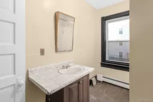 9 Monument St, Newburgh, NY 12550 - Photo 15