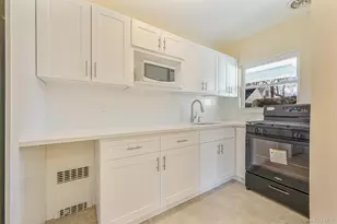 515 S 12th St, New Hyde Park, NY 11040 - Photo 3