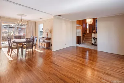 19 Birchwood Park Drive, Syosset, NY 11791 - Photo 9