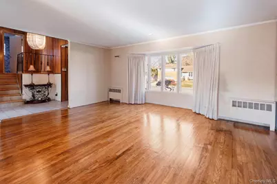 19 Birchwood Park Drive, Syosset, NY 11791 - Photo 7