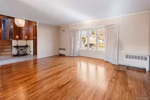 19 Birchwood Park Dr, Syosset, NY 11791 - Photo 7