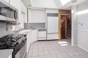 19 Birchwood Park Dr, Syosset, NY 11791 - Photo 15