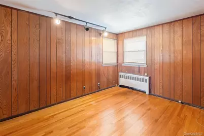 19 Birchwood Park Drive, Syosset, NY 11791 - Photo 21