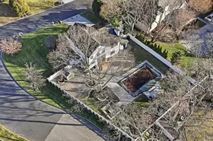 8 Hamilton Pl, Lake Grove, NY 11755 - Photo 9