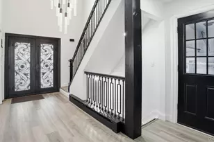 8 Hamilton Pl, Lake Grove, NY 11755 - Photo 11