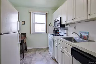 39 Avon Cir, Rye Brook, NY 10573 - Photo 9