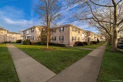 81-41 268 Street #293 B, New Hyde Park, NY 11004 - Photo 5