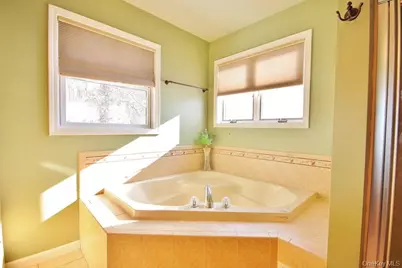 415 N Shore Drive, Wurtsboro, NY 12790 - Photo 17