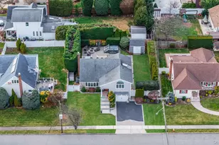 3 Walnut Pl, Massapequa, NY 11758 - Photo 37