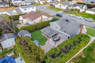 3 Walnut Pl, Massapequa, NY 11758 - Photo 39