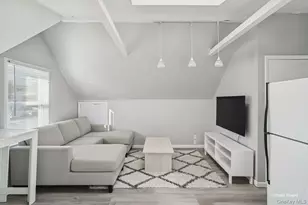 484 18th St, West Babylon, NY 11704 - Photo 15