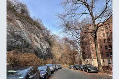 225 Bennett Avenue #2R, New York, NY 10040 - Photo 5