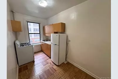 225 Bennett Avenue #2R, New York, NY 10040 - Photo 15