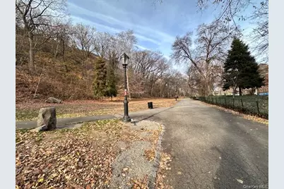 225 Bennett Avenue #2R, New York, NY 10040 - Photo 25