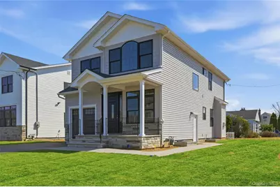 3380 Woodward Avenue, Wantagh, NY 11793 - Photo 3