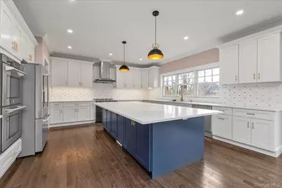 34 Calumet Drive, Dix Hills, NY 11746 - Photo 17