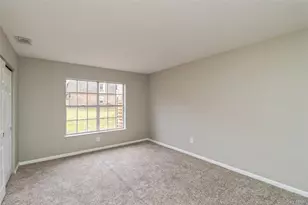 655 Middle Country Rd, Coram, NY 11727 - Photo 19