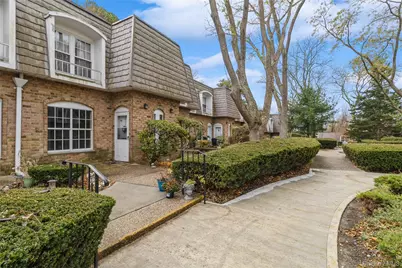 655 Middle Country Road #4D1, Coram, NY 11727 - Photo 3