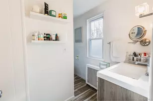 31 Jacobson Ave, Huntington, NY 11743 - Photo 17