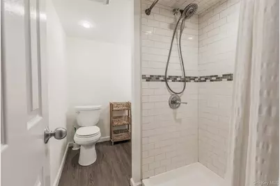 31 Jacobson Avenue, Huntington, NY 11743 - Photo 25