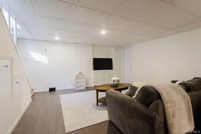 31 Jacobson Avenue, Huntington, NY 11743 - Photo 21