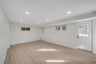 10 Elayne Ct, Smithtown, NY 11787 - Photo 21