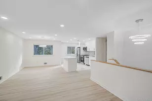 10 Elayne Ct, Smithtown, NY 11787 - Photo 13