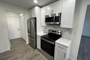 5 Norfolk Ct, Coram, NY 11727 - Photo 7