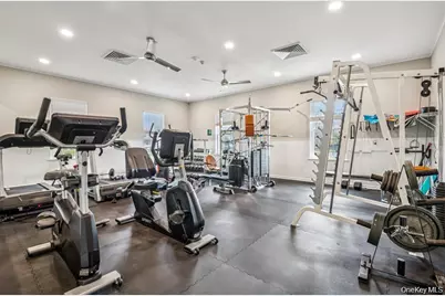 5 Norfolk Court, Coram, NY 11727 - Photo 23