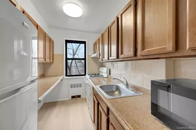 620 Pelham Road #6J, New Rochelle, NY 10805 - Photo 9