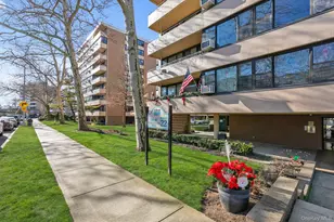 166-40 Powells Cove Blvd, Whitestone, NY 11357 - Photo 11