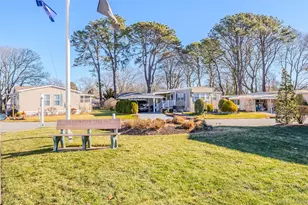 1661 Old Country Rd, Riverhead, NY 11901 - Photo 23