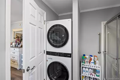 1661 Old Country Road #351B, Riverhead, NY 11901 - Photo 17