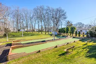 1661 Old Country Rd, Riverhead, NY 11901 - Photo 27