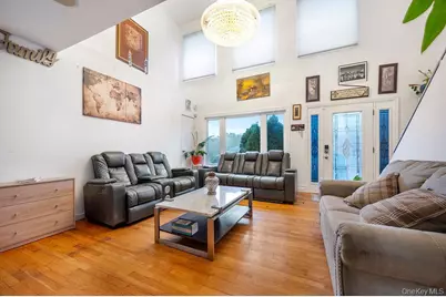 96 5th Avenue, Holtsville, NY 11742 - Photo 5