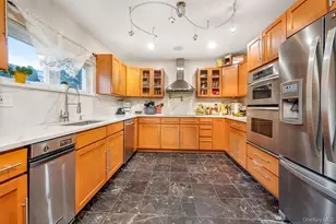 96 5th Ave, Holtsville, NY 11742 - Photo 11